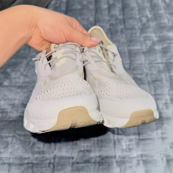 On Running Cloud 5 Coast shoes size 6.5 - Picture 12 of 16